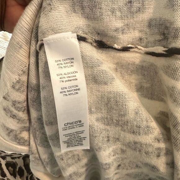 Chico’s Reena Animal Print Cardigan Sweater 1=8-10 - Picture 7 of 7